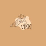 VIKKI - помічник для вчителів та репетиторів початкових класів✨🦒 Logo