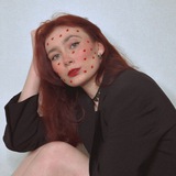 Рудоволоса w(b)itch Logo
