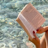 Books_with_Soph Logo