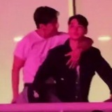 TaeKook’s kiss🇺🇦ᴳᵒˡᵈᵉⁿ ˡᵃʸᵒᵛᵉʳ Logo