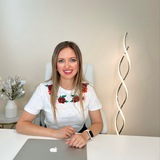 Yulianna Voloshyna Logo